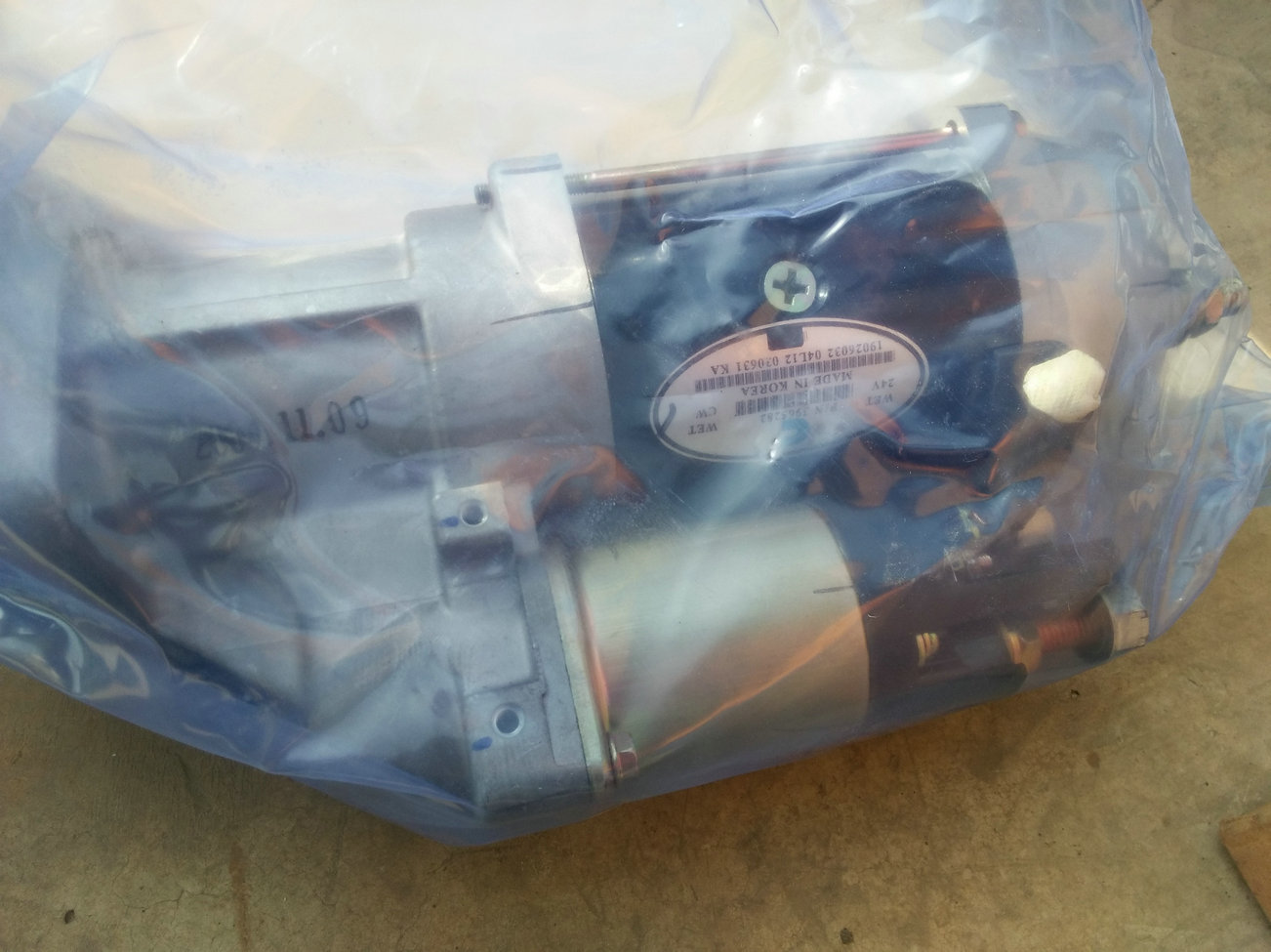 康明斯6BT進口發動機檢修（更換起動機）