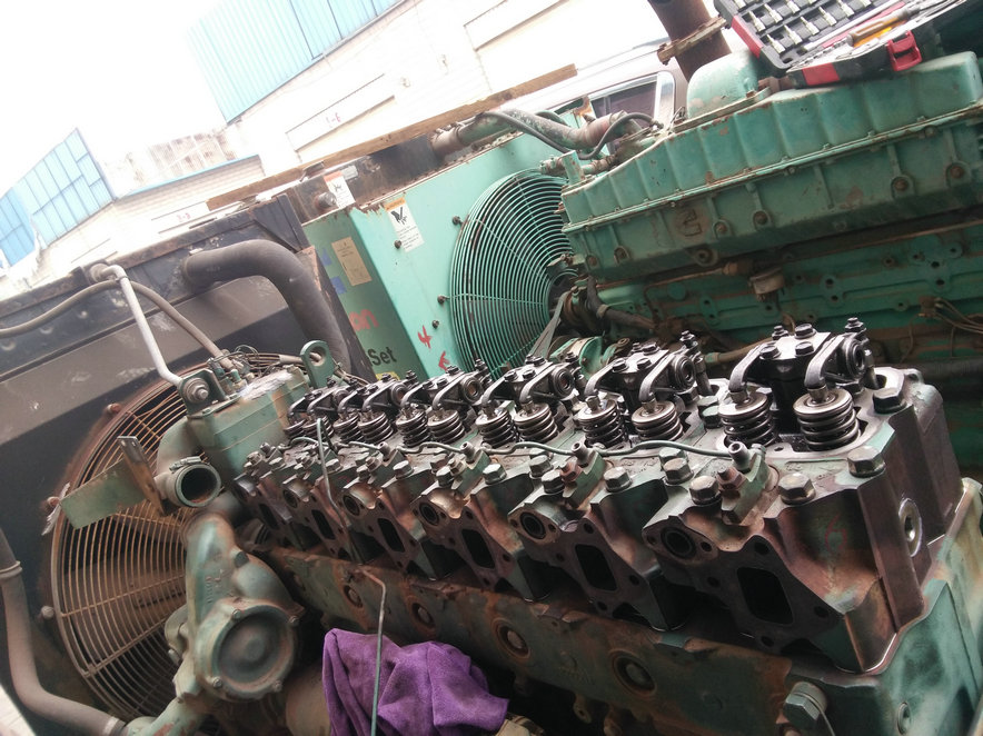 沃爾沃TWD1210G更換汽缸墊