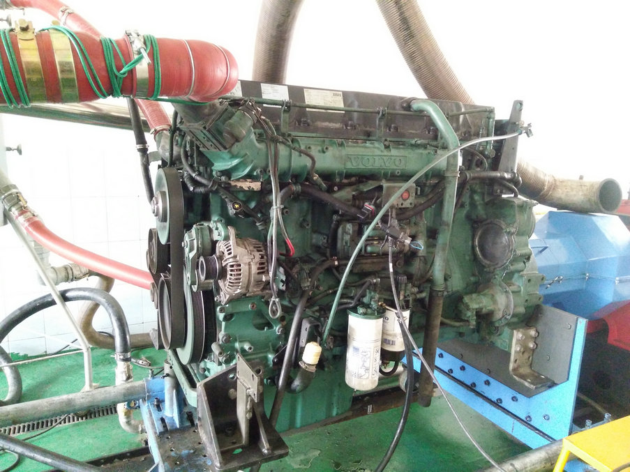 正面吊沃爾沃TAD1350VE發動機測功